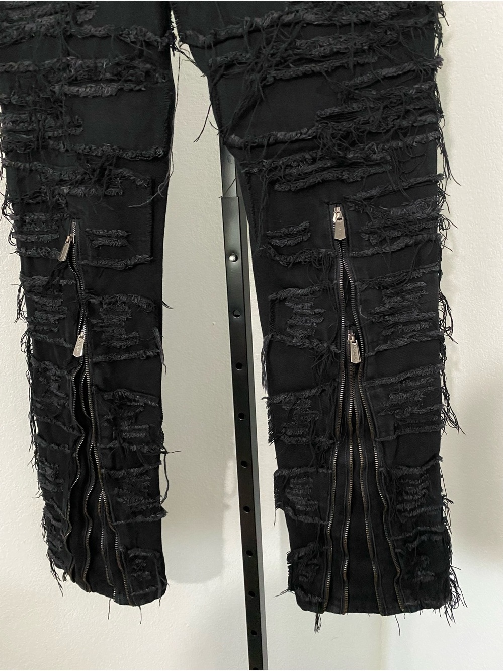 Guapi Men’s 30 Stacked Black Obsidian Distressed Jeans Zippers Relaxed Straight - Picture 7 of 12